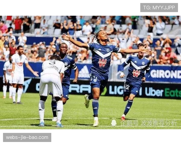 朗斯客场3-2击败图卢兹，保持对榜首压力